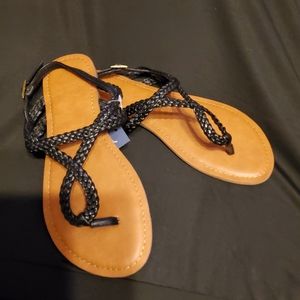 New Women's Universal Thread Anabel Black Sandals